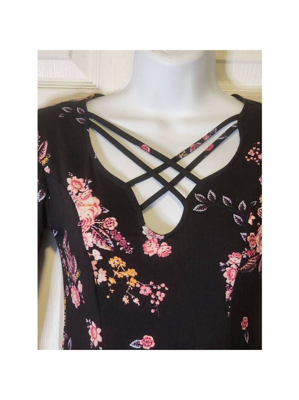 Mudd floral Dress - Picture 2 of 4